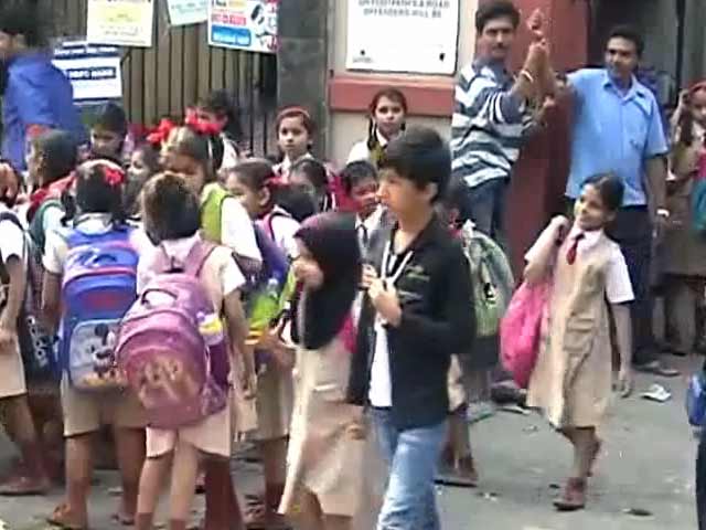 महाराष्ट्र : अब भी कम नहीं हुआ स्कूल बैग का वज़न