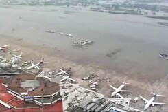 No Airport, Roads Become Rivers: Chennai From An Air Force Chopper No Airport, Roads Become Rivers: Chennai From An Air Force Chopper