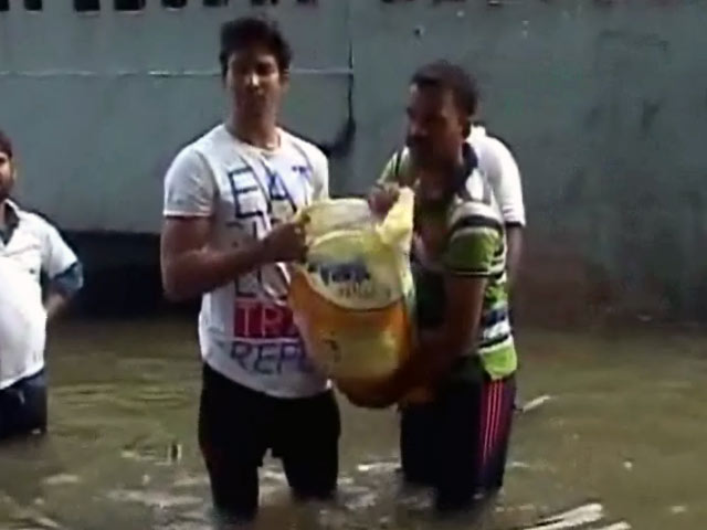 चेन्नई में बारिश की वजह से 250 बच्चे स्कूल के हॉस्टल में फंसे