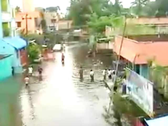 प्राइम टाइम : आखिर चेन्नई में बारिश से बाढ़ क्यों?