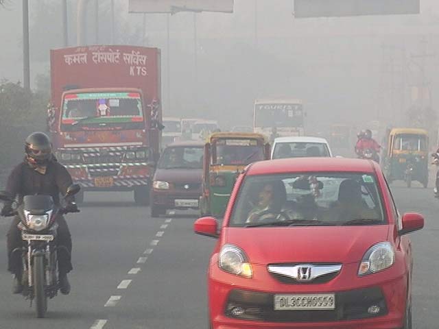 Videos : इंडिया 7 बजे : अब हफ्ते में हर दूसरे दिन आप चला सकेंगे अपनी गाड़ी
