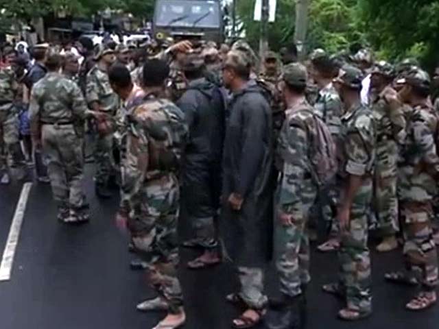 Why 100 Soldiers Had to Wait For 10 Hours to Help Chennai Flood Victims