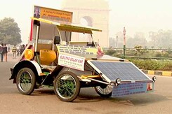 सोलर पावर कार से 3,000 किमी का सफर सोलर पावर कार से 3,000 किमी का सफर