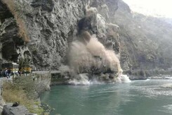 Chandigarh-Manali Highway Blocked After Major Landslide Chandigarh-Manali Highway Blocked After Major Landslide
