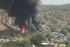 2 Dead, 1000 Homes Destroyed In Mumbai Fire, Cylinder Blasts Heard 2 Dead, 1000 Homes Destroyed In Mumbai Fire, Cylinder Blasts Heard