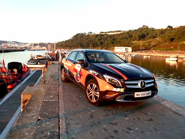 Seat Classic Car Rally, Unique Surfing Experience & Vibrant Lisbon