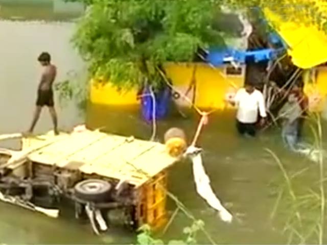 Videos : चेन्नई में बाढ़ की असल वजह बता रहे हैं रवीश कुमार...