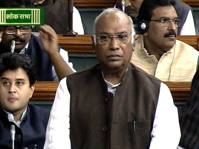 नेशनल हेराल्ड मामले को लेकर संसद में हंगामा