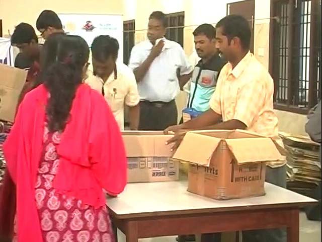 Video : How People Of Chennai Are Coming Together To Help Flood-Affected