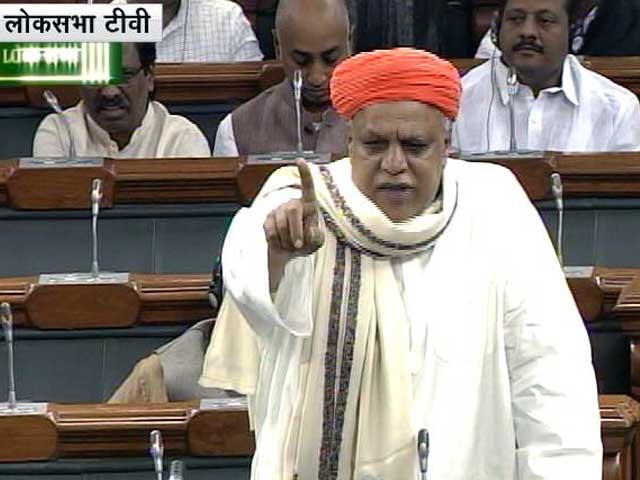 Video : बीजेपी सांसद वीरेंद्र सिंह के बयान से संसद में हंगामा