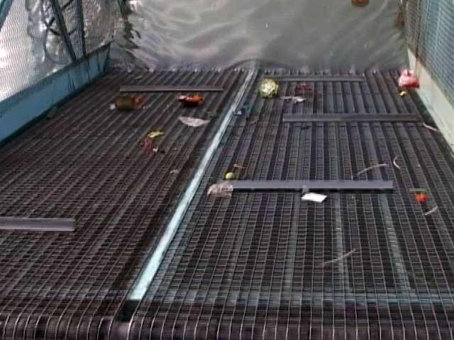 वाराणसी में गंगा को साफ कर रही है डेढ़ करोड़ की यह मशीन