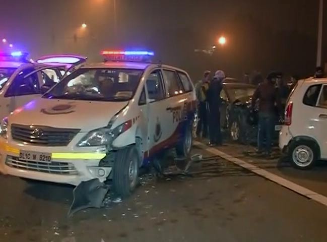 राष्‍ट्रपति भवन के पास बड़ा सड़क हादसा, आपस में टकराई 6 कारें