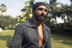 रणवीर बोले- बाजीराव की तलवार पर संदेह नहीं करते रणवीर बोले- बाजीराव की तलवार पर संदेह नहीं करते