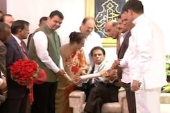 Dilip Kumar Receives Padma Vibhushan Honour (Aired: Dec 2015) Dilip Kumar Receives Padma Vibhushan Honour (Aired: Dec 2015)