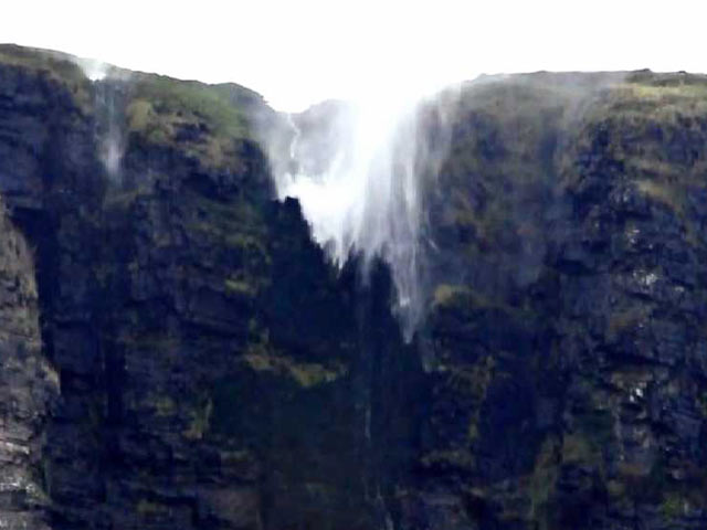 Waterfall Flows Upwards in Remarkable Natural Phenomenon