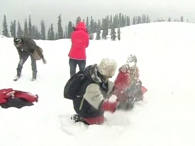 Video : Gulmarg Prepares For Christmas And Snow Carnival