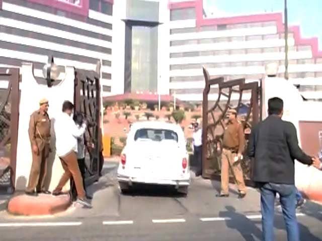 Video : Arvind Kejriwal Says 'CBI Raided My Office', Calls PM Modi 'Psychopath'