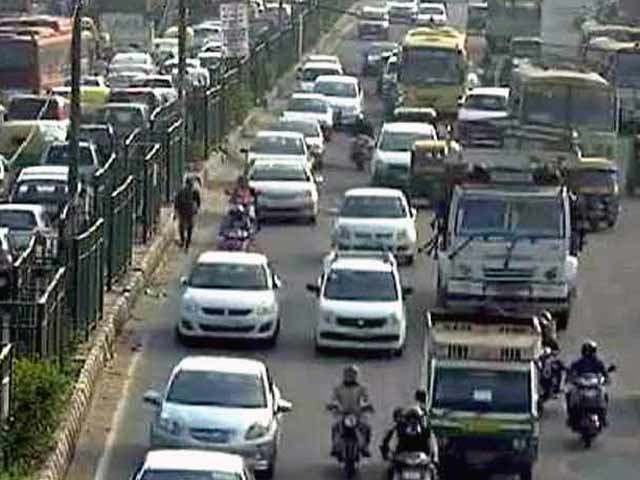 दिल्ली में 31 मार्च तक 2000 सीसी से ज्यादा की डीजल गाड़ियों का रजिस्ट्रेशन बंद