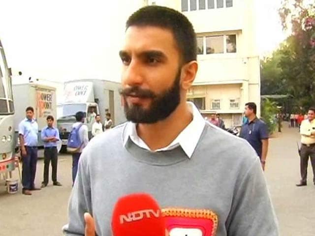 Video : Ranveer 'Doesn't Think' About <i>Dilwale</i>