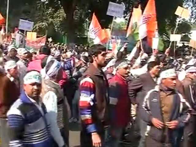 नेशनल हेराल्ड मामला : पेशी से पहले समर्थकों का जमावड़ा