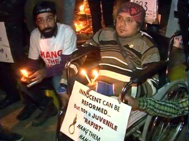 नाबालिग गुनहगार की रिहाई के खिलाफ विरोध प्रदर्शन