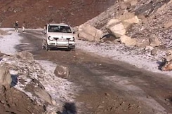 India's Lone Road To Tawang: 'A Passage Through Hell' India's Lone Road To Tawang: 'A Passage Through Hell'