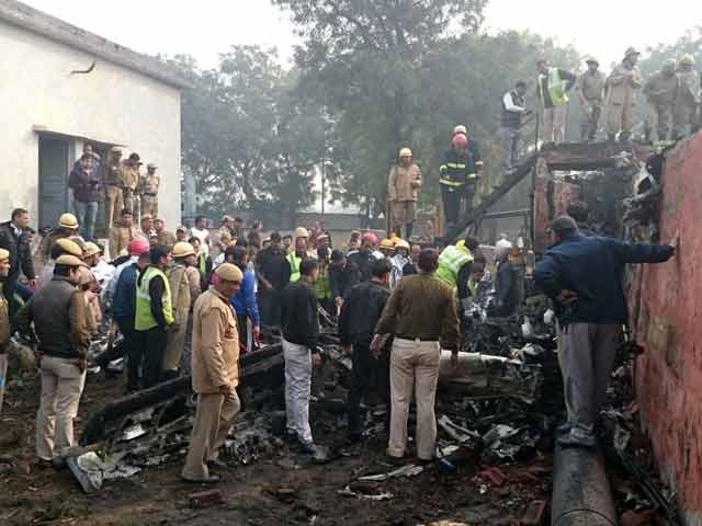 दिल्ली के द्वारका में बीएसएफ का विमान दुर्घटनाग्रस्त, 10 लोगों की मौत