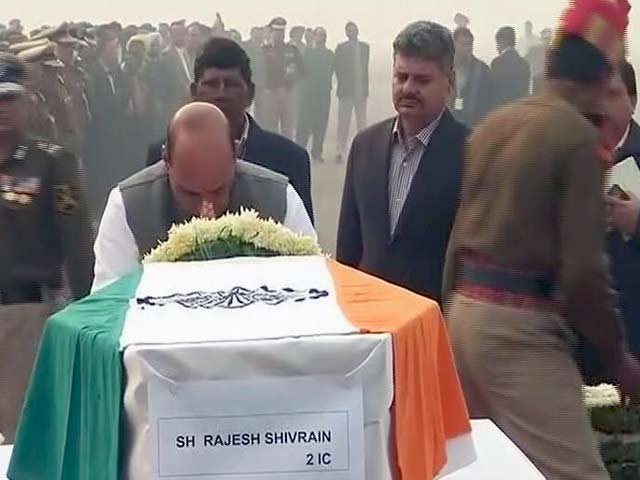 बीएसएफ प्लेन क्रैश : हादसे में मृत जवानों को गृहमंत्री राजनाथ सिंह ने दी श्रद्धांजलि