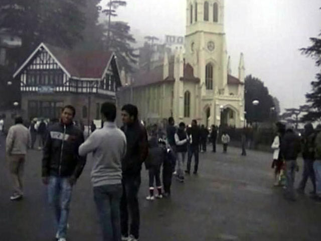शिमला में बर्फबारी, सैलानियों को व्हाइट क्रिसमस का इंतजार