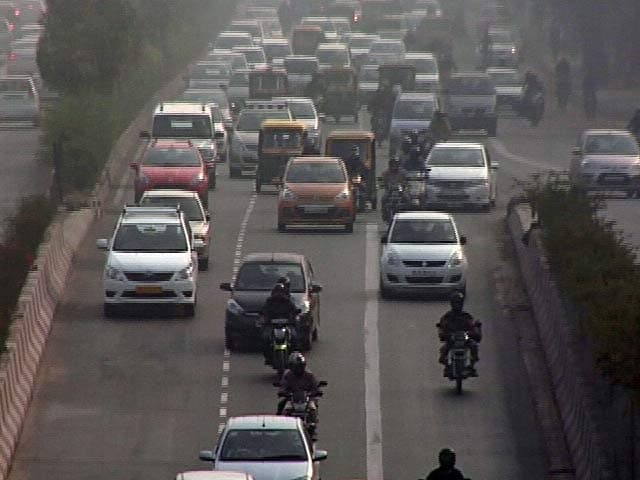 Videos : दिल्ली में सम-विषम फार्मूला : सीएनजी वाहनों को मिलेगी छूट- सूत्र