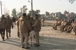 Boy, 3, Run Over By Bus In Delhi, Protesters Clash With Police Boy, 3, Run Over By Bus In Delhi, Protesters Clash With Police