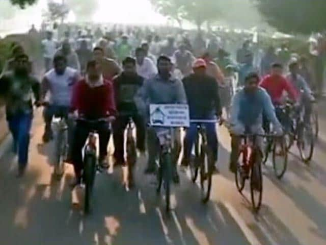 Video : Delhi Odd-Even Rule: Cycling An Alternative To Congested Buses, Metro