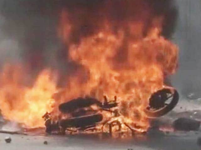 Video : Gujarat Cop Attacked, Bike Set On Fire, Assault Caught On Camera