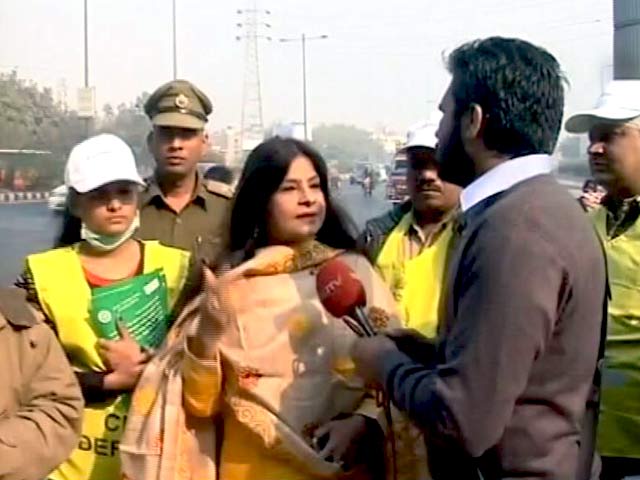 गायिका मालिनी अवस्थी ने दिल्लीवासियों से ऑड-ईवन फॉर्मूले को समर्थन देने की अपील की