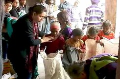 सर्दी से ठिठुरते पंजाब के गरीब स्कूली बच्चों को मिली राहत सर्दी से ठिठुरते पंजाब के गरीब स्कूली बच्चों को मिली राहत