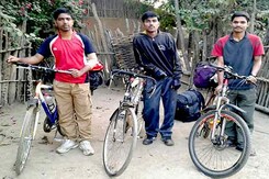 छत्तीसगढ़ : बासागुड़ा में तीन छात्रों को नक्सलियों ने किया अगवा छत्तीसगढ़ : बासागुड़ा में तीन छात्रों को नक्सलियों ने किया अगवा