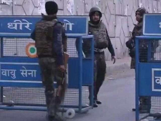 Video : As Pathankot Operation Continues, PM Modi Meets NSA, Officials