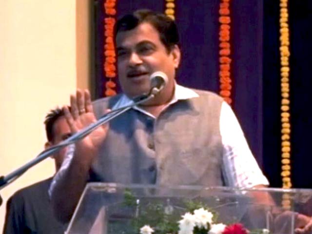 पद्म भूषण पाने की चाह में मेरे घर 12 मंजिलें चढ़कर आईं थी आशा पारेख : नितिन गडकरी