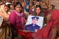Windows Shook, We Hid Under Bed: Pathankot Martyr's Daughter On The Attack Windows Shook, We Hid Under Bed: Pathankot Martyr's Daughter On The Attack