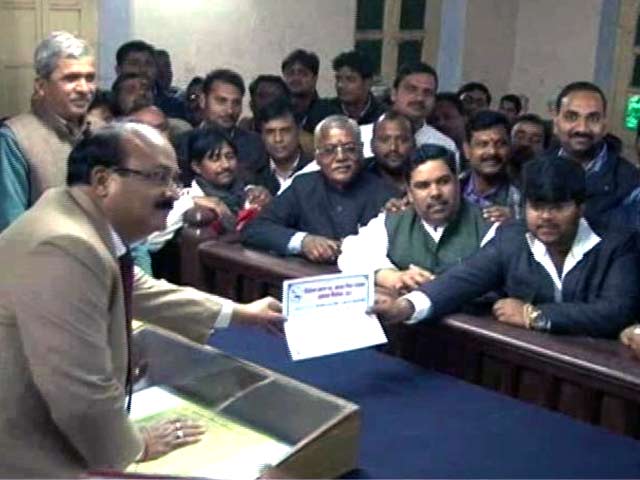 22 साल की उम्र में जिला पंचायत के अध्यक्ष बने देवेंद्र प्रताप