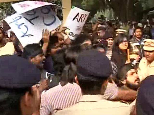 Amid 'Go Back' Slogans, Gajendra Chauhan Spends Day At Film School FTII