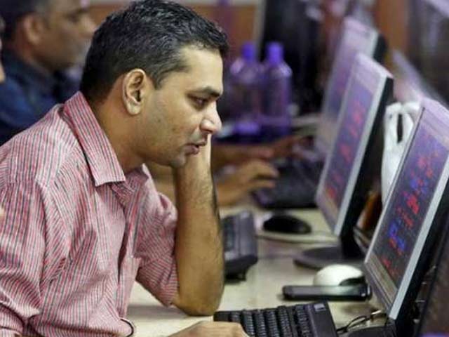 Video : Sensex Crashes 500 Points to Below 25,000. China Shakes Global Markets Again