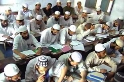 यूपी में उर्दू टीचर बनने के लिए शर्त, एक से ज्यादा शादी तो नौकरी नहीं यूपी में उर्दू टीचर बनने के लिए शर्त, एक से ज्यादा शादी तो नौकरी नहीं