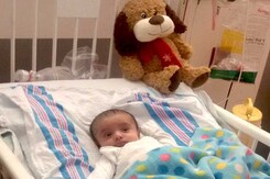 अमेरिकी कानून ने भारतीय दंपति से छीन लिया उसका दुधमुंहा बच्चा अमेरिकी कानून ने भारतीय दंपति से छीन लिया उसका दुधमुंहा बच्चा