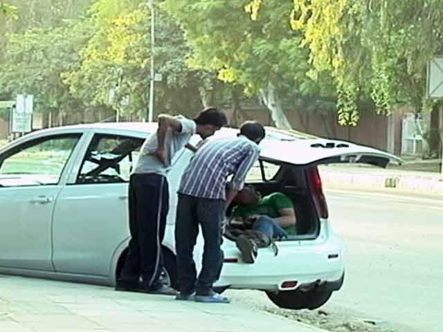 Here’s How Chhupa Rustam Actor Escaped His Kidnapper