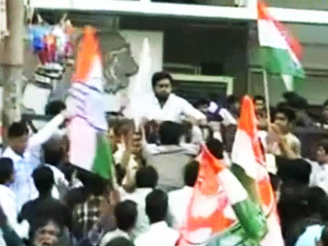 मुंबई : राहुल गांधी के कार्यक्रम स्थल के पास लगे 'मोदी-मोदी' के नारे