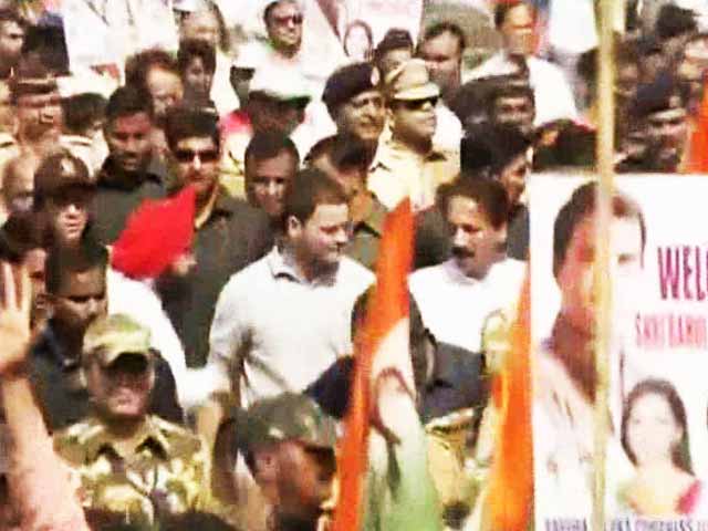 Videos : मुंबई में बिजली दरों के खिलाफ राहुल गांधी की पदयात्रा