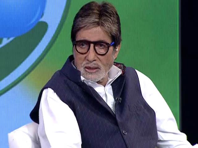 Video : Amitabh Bachchan Pledges 50 Hours This Year to Swachh India