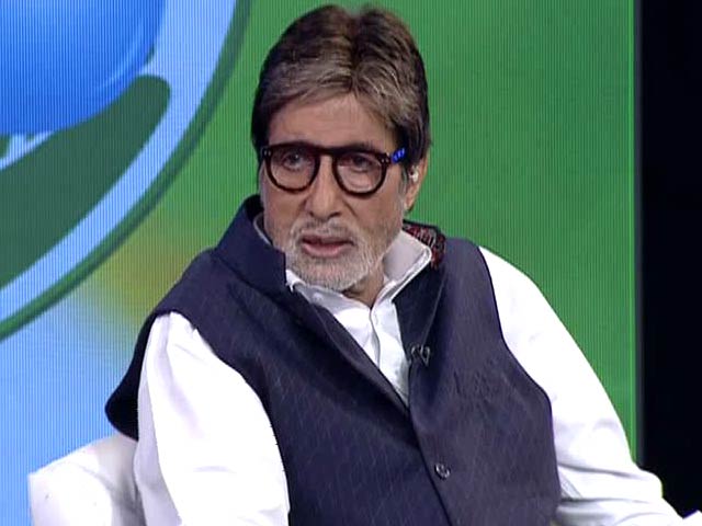 Amitabh Bachchan Pledges 50 Hours This Year to Swachh India