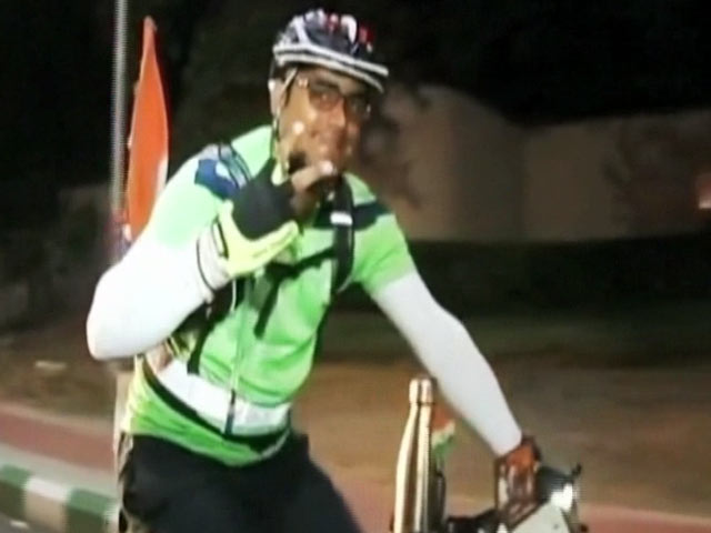 This Man Cycles Across The Country To Spread The Swachh Message